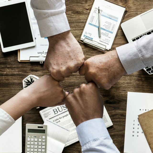 teamwork-3213924 https://miriam.creserlatam.com/wp-content/uploads/2021/10/teamwork-3213924-640x640.jpg